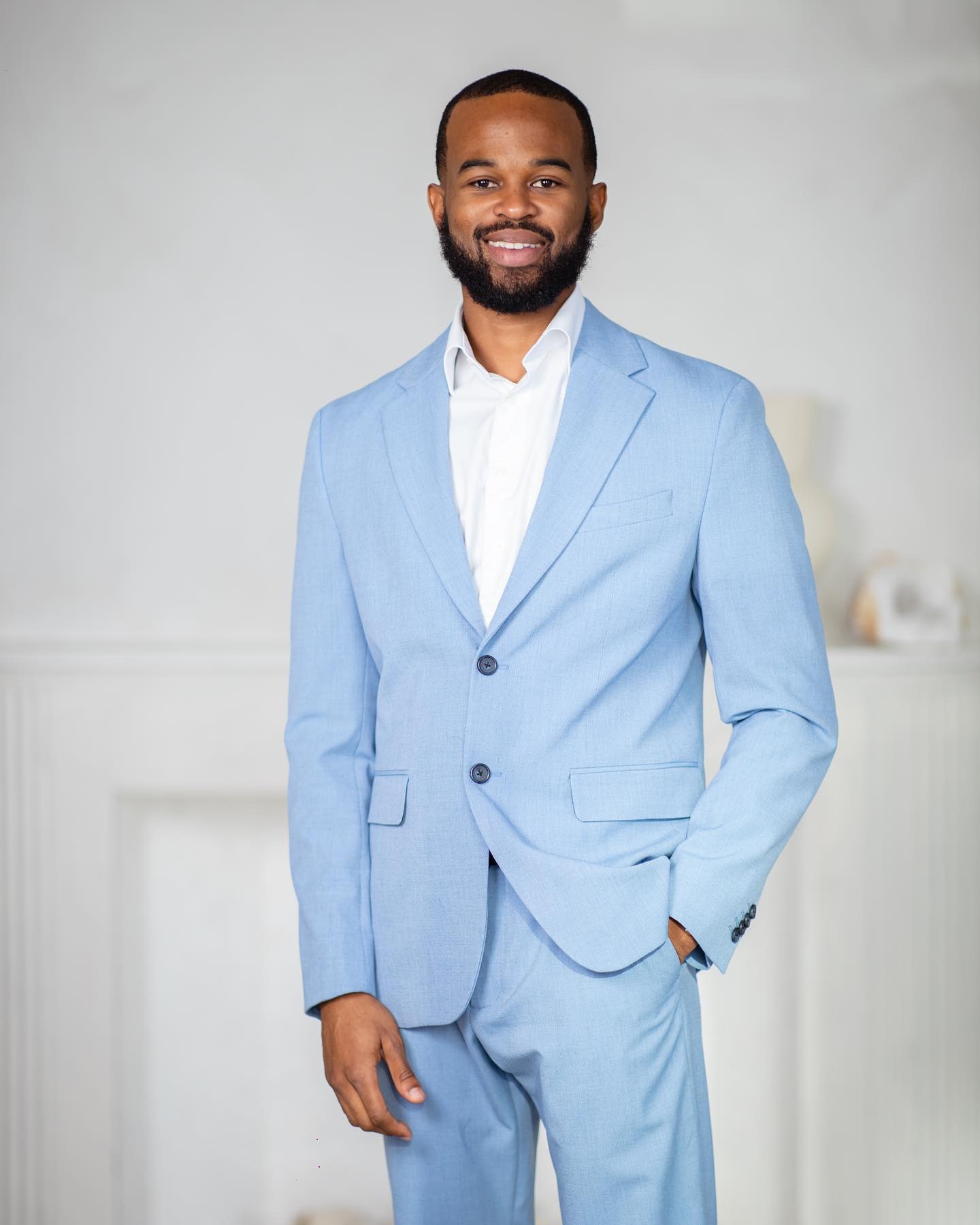 Aaron Davis — luxury real estate advisor, Nassau Bahamas